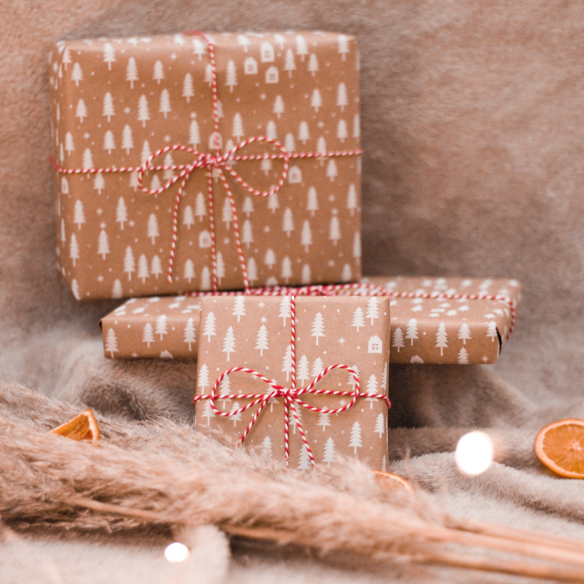 Wood Garland (Christmas Yarn Tassels) – Crafting on Sunshine